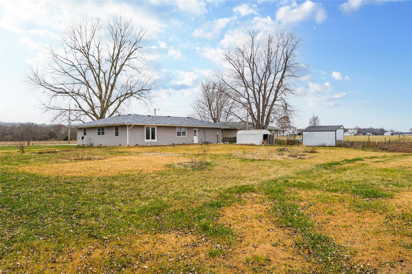 224 Rainmaker Trail Butler, IL 62015 - Photo 3 of 26 Gallery Image 3