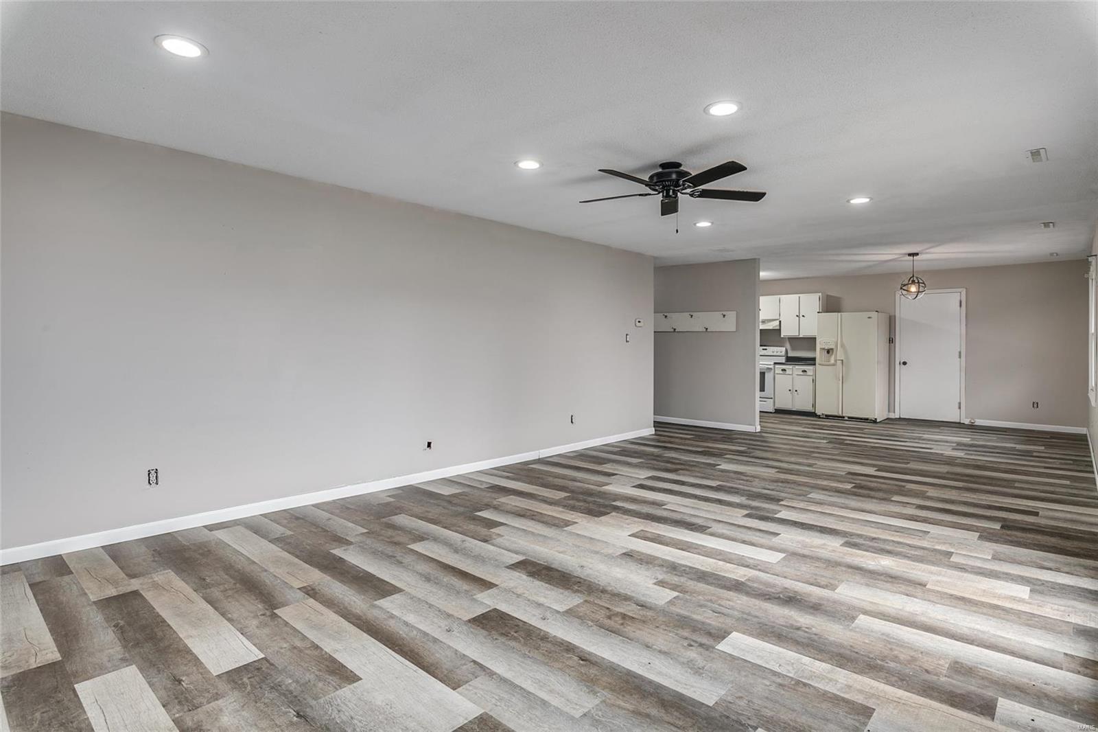 224 Rainmaker Trail Butler, IL 62015 - Photo 7 of 26 Gallery Image 7