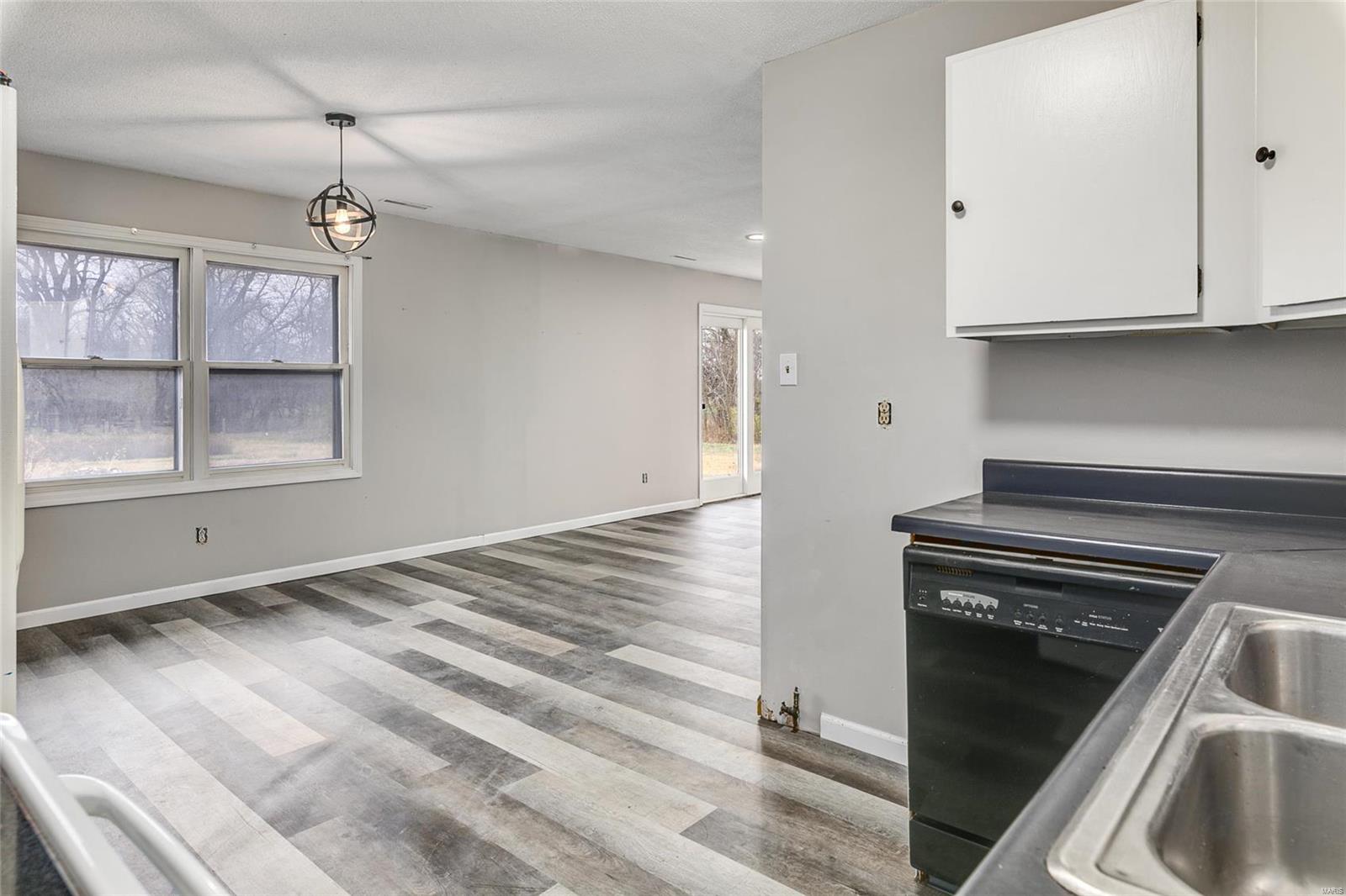 224 Rainmaker Trail Butler, IL 62015 - Photo 9 of 26 Gallery Image 9