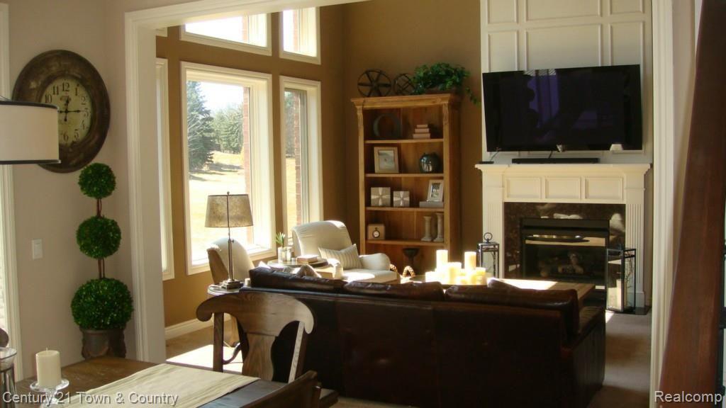 2947 South Addison Circle Rochester, MI 48306 - Photo 12 of 54 Great Room
