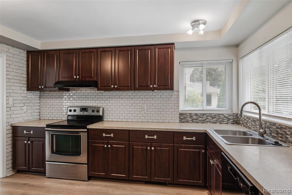 14009 Garfield Redford, MI 48239 - Photo 8 of 23