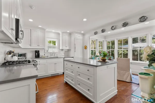 $1,495,000 | 494 Pequot Court, Fairfield, CT 06890