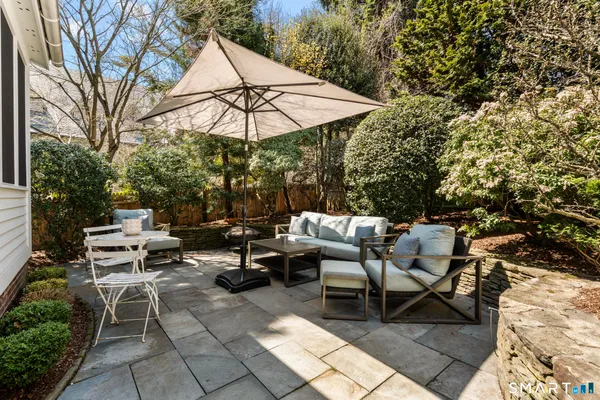 $1,495,000 | 494 Pequot Court, Fairfield, CT 06890