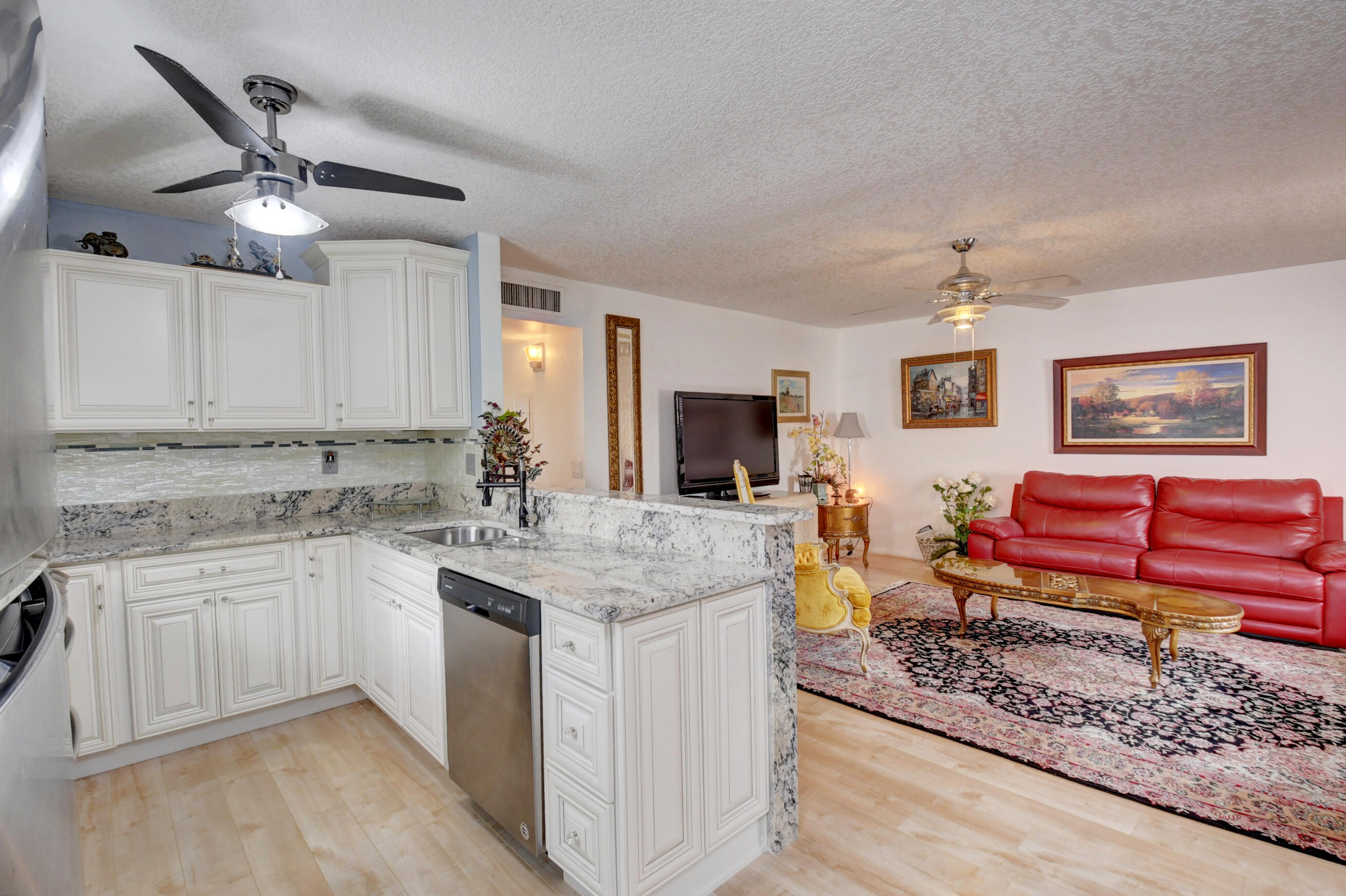 33 Flanders A Delray Beach, FL 33484 - Photo 8 of 41 DSC_0287_88_89_90_91