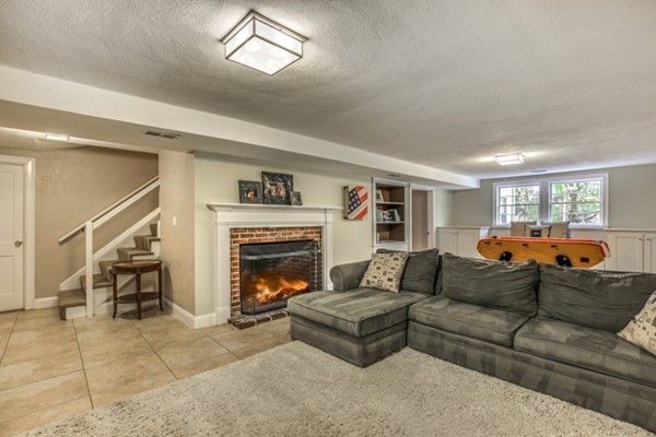 4 Raleigh Road Dover, MA 02030 - Photo 25 of 28