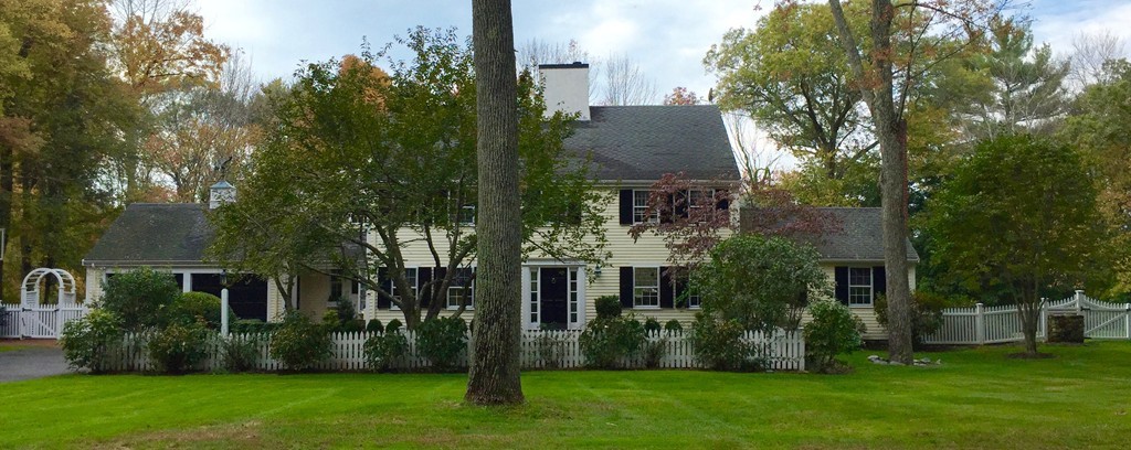 4 Raleigh Road Dover, MA 02030 - Photo 3 of 28