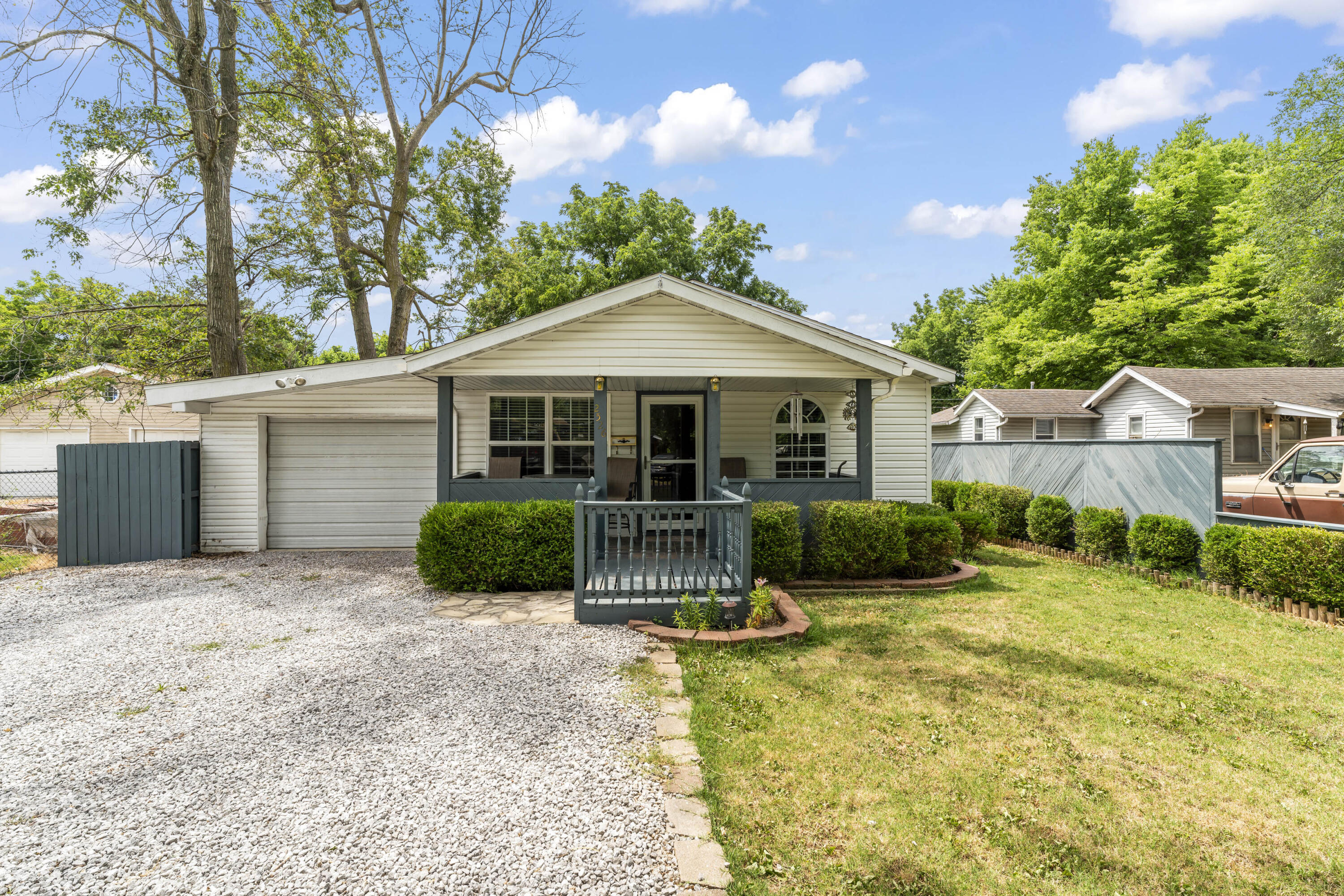 2526 West State Street Springfield, MO 65802 - Photo 1 of 1 DSC00879