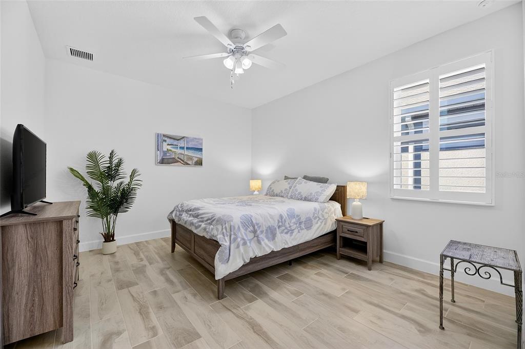 994 Signet Drive Apollo Beach, FL 33572 - Photo 39 of 98