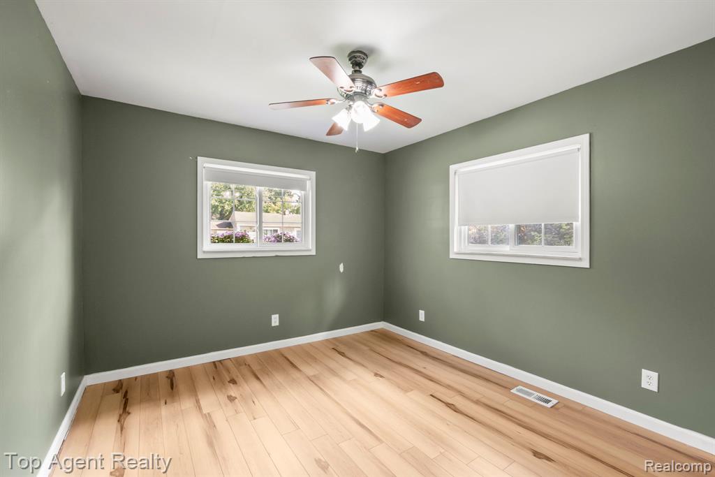 1200 Bangor Road Waterford, MI 48328 - Photo 25 of 46 Gallery Image 25