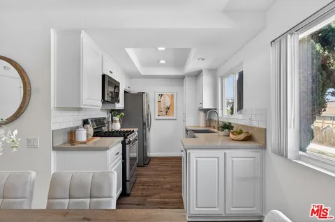 $899,000 | 2120 Dufour Avenue, Unit 16, Redondo Beach, CA 90278
