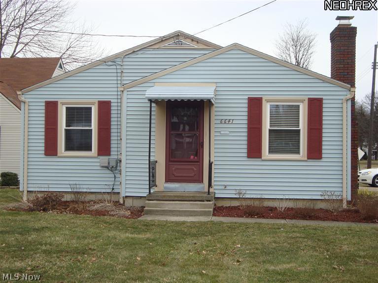 6641 Paxton Road Youngstown, OH 44512 - Photo 1 of 10 Gallery Image 1