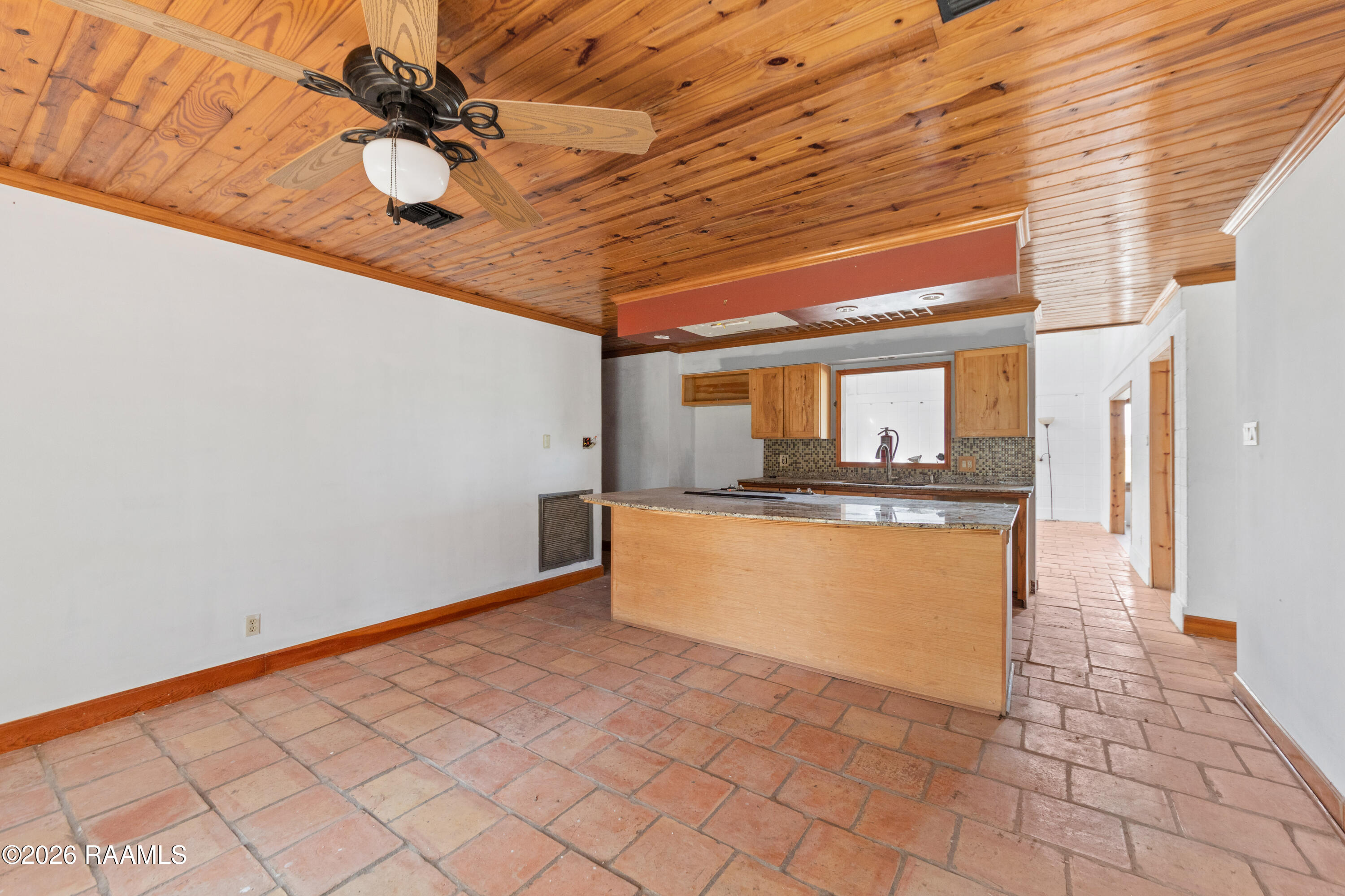 6712 Lake Peigneur Road New Iberia, LA 70560 - Photo 5 of 38 6712 Lake Peigneur A-3