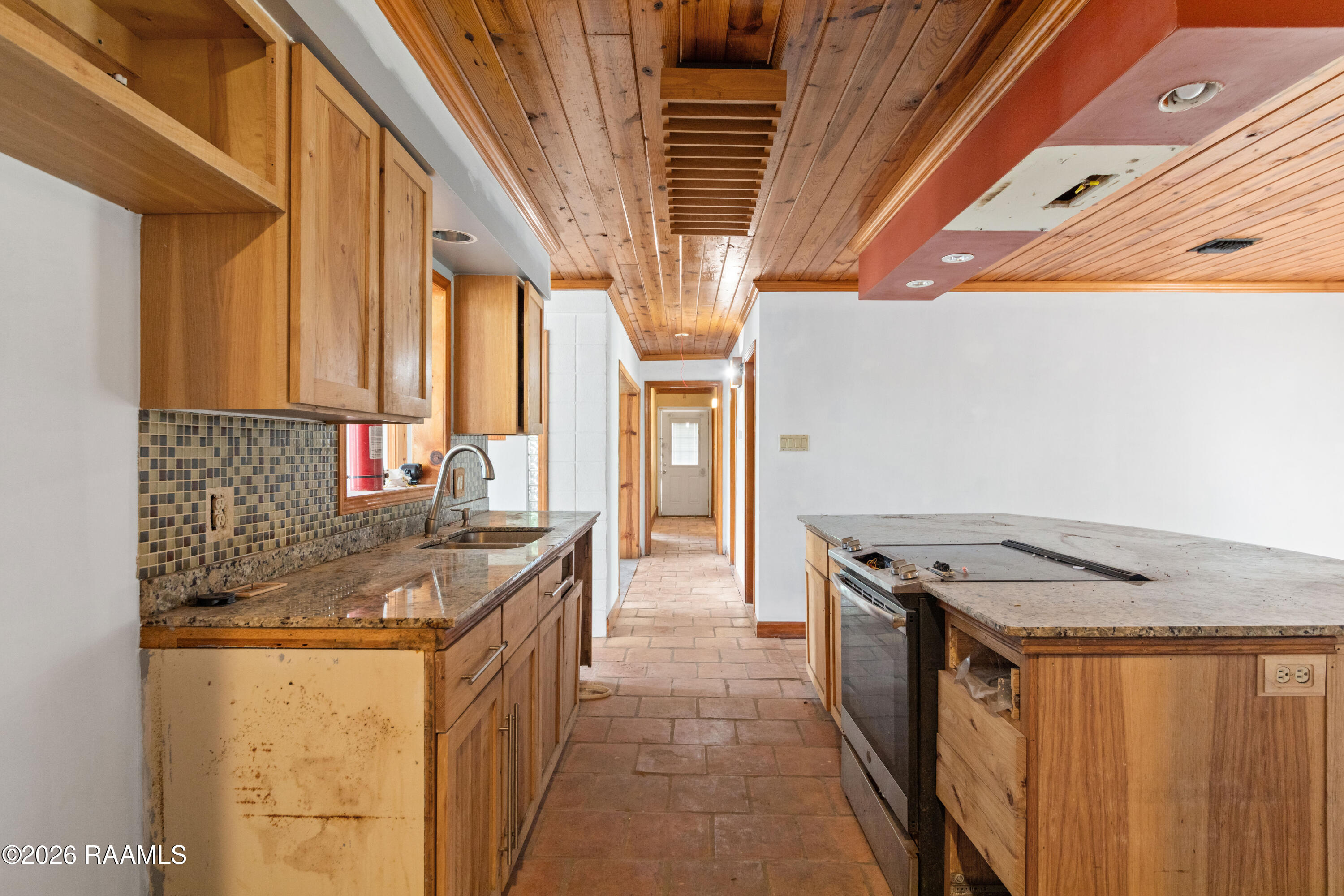 6712 Lake Peigneur Road New Iberia, LA 70560 - Photo 7 of 38 6712 Lake Peigneur A-15