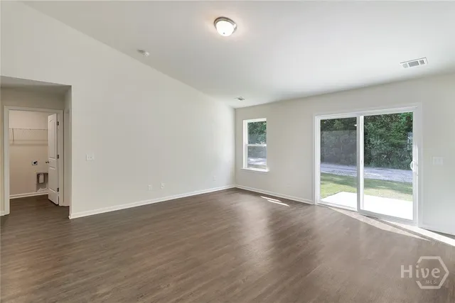 $2,000 | 213 Willis Way, Broxton, GA 31519