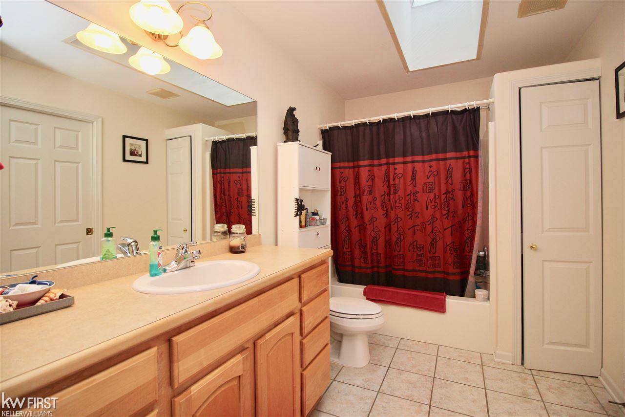 11200 Silver Lake Road Byron, MI 48418 - Photo 16 of 31 31371584-15.JPG