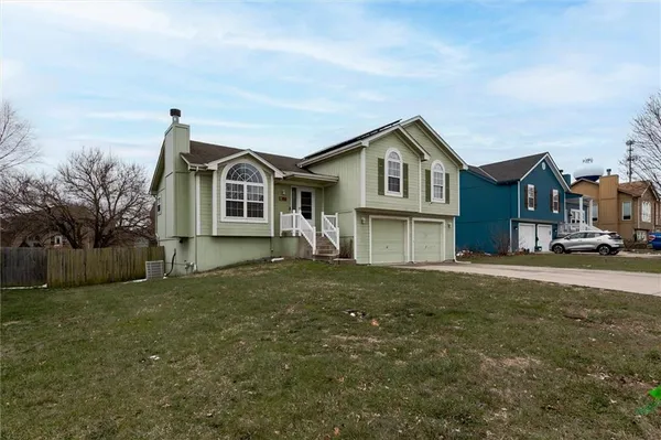 $335,000 | 907 Spruce Drive, Greenwood, MO 64034