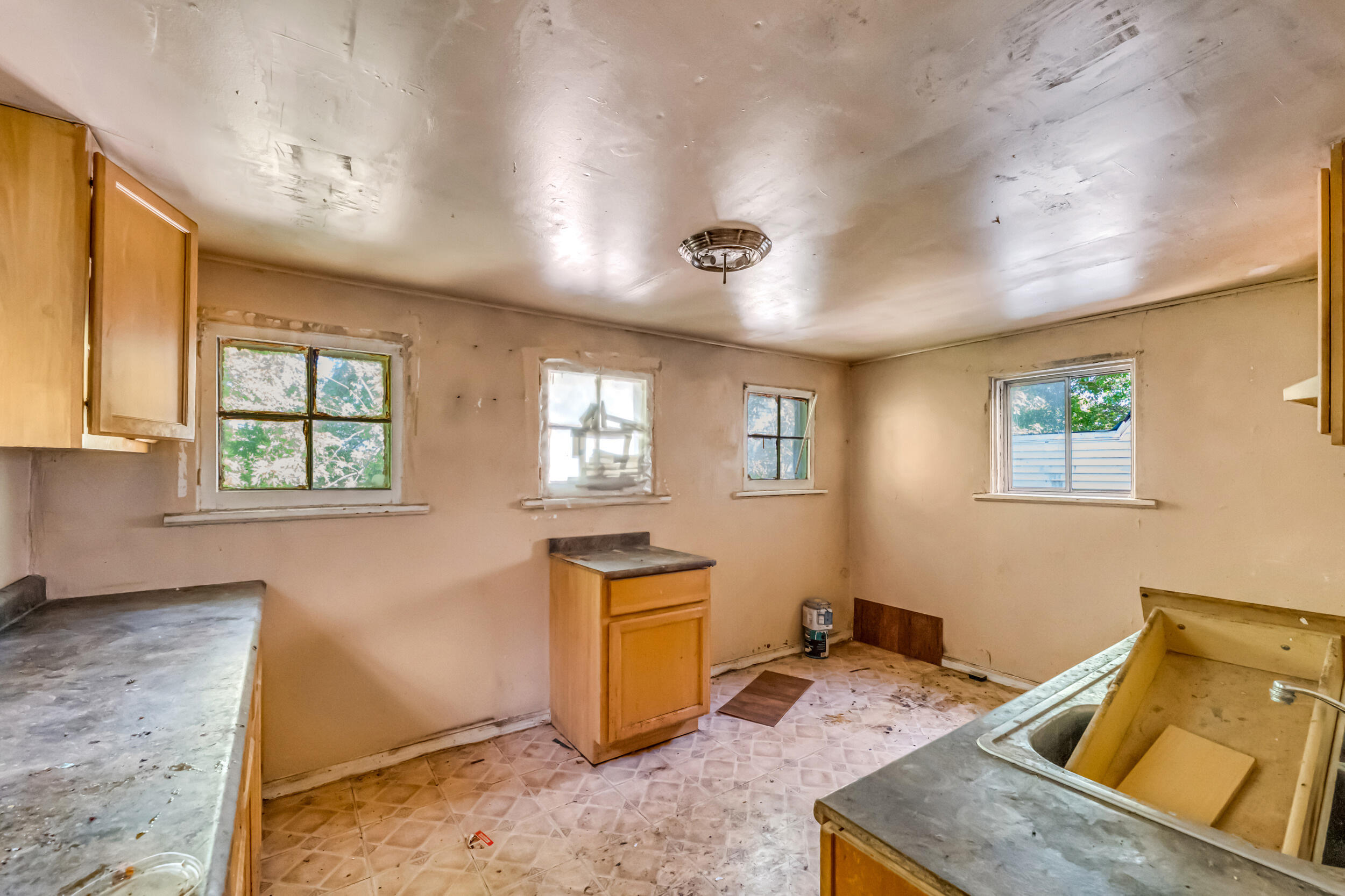 606 North 29th Street, Unit 606A Milwaukee, WI 53208 - Photo 15 of 27 606 N 29th St, 606A