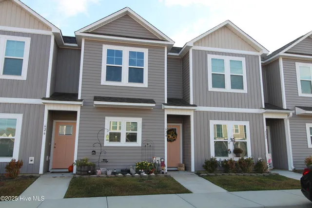 $1,500 | 624 Jacks Xing Drive, Hubert, NC 28539