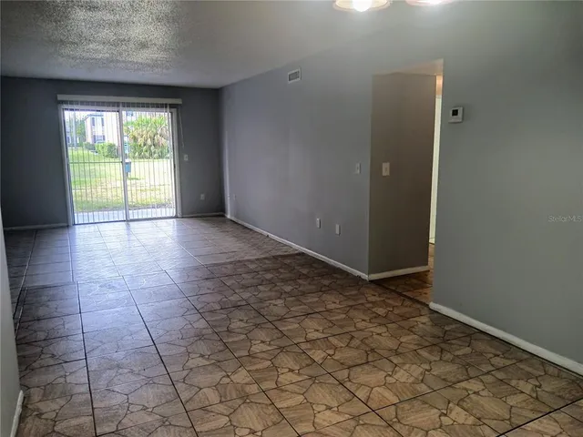 $1,375 | 5317 Curry Ford Road, Unit L102, Orlando, FL 32812