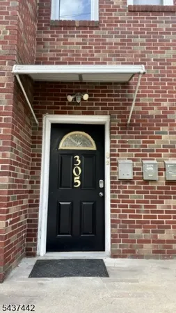 $2,600 | 305 Sanford Avenue, Unit 2, Newark, NJ 07106