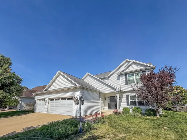 $385,000 | 715 Sedgegrass Drive, Champaign, IL 61822