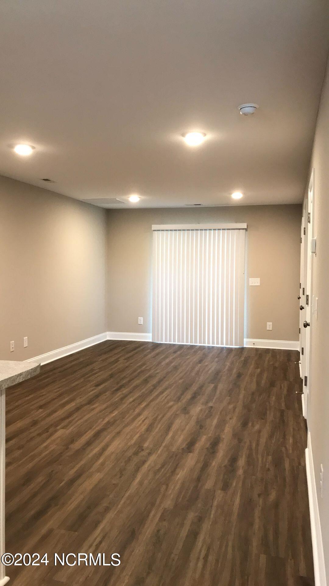 124 Smallwood Road Hubert, NC 28539 - Photo 4 of 14 5ffd5479-e87f-4478-896c-d9fad9f74706