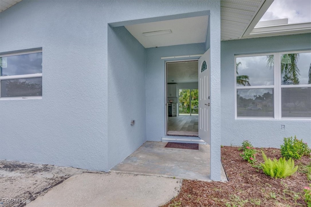 2209 Delta Street Fort Myers, FL 33907 - Photo 3 of 32 a view of entryway