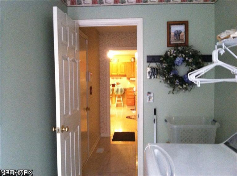 4236 Castle Ridge Akron, OH 44321 - Photo 8 of 16 Gallery Image 8