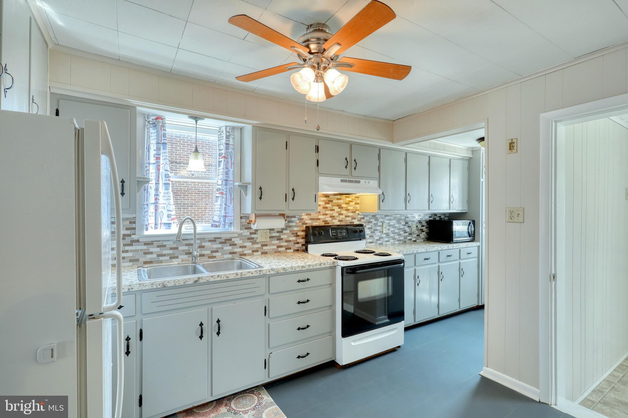 267 Locust Street Hanover, PA 17331 - Photo 14 of 32 Gallery Image 14