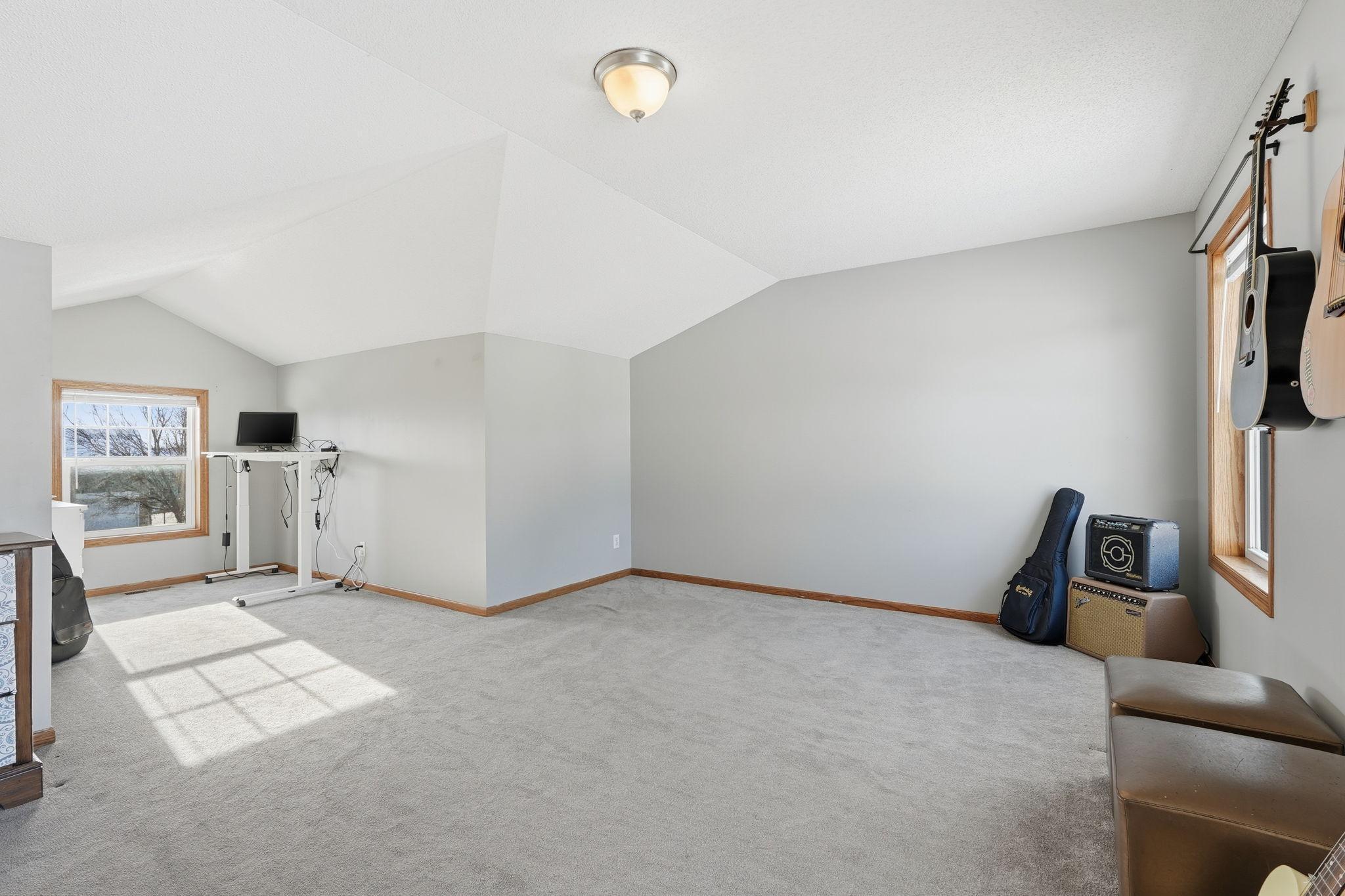 9504 Pheasant Crossing Minnetrista, MN 55375 - Photo 18 of 42