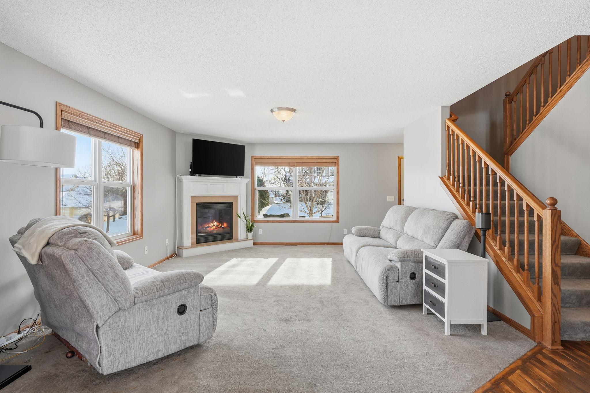 9504 Pheasant Crossing Minnetrista, MN 55375 - Photo 5 of 42