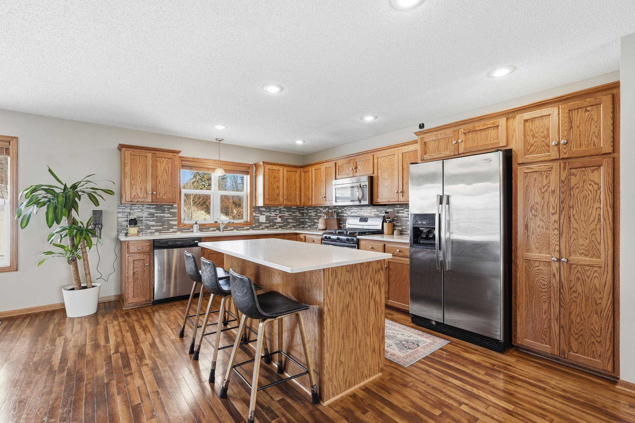 9504 Pheasant Crossing Minnetrista, MN 55375 - Photo 6 of 42