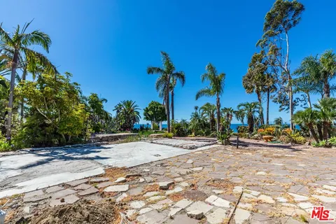 $5,495,000 | 21967 Pacific Coast Highway, Malibu, CA 90265
