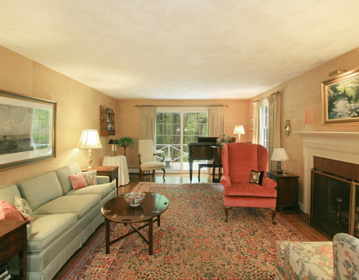 45 Olde Carriage Road Westwood, MA 02090 - Photo 6 of 13 Gallery Image 6