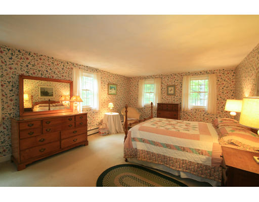 45 Olde Carriage Road Westwood, MA 02090 - Photo 8 of 13 Gallery Image 8