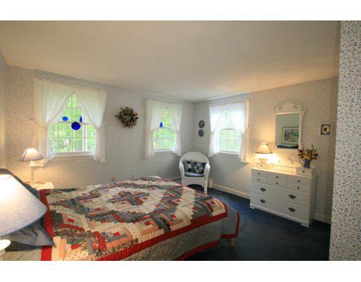 45 Olde Carriage Road Westwood, MA 02090 - Photo 9 of 13 Gallery Image 9