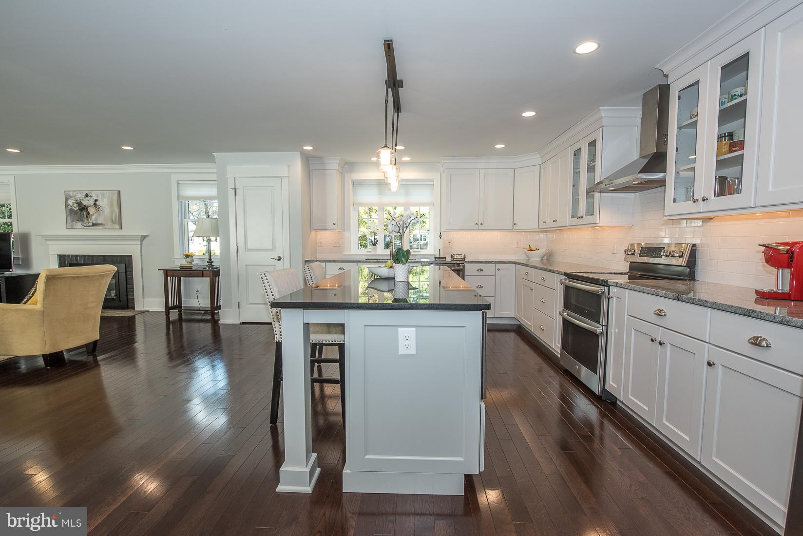 432 School Lane Wayne, PA 19087 - Photo 11 of 41 Kitchen open to the living room