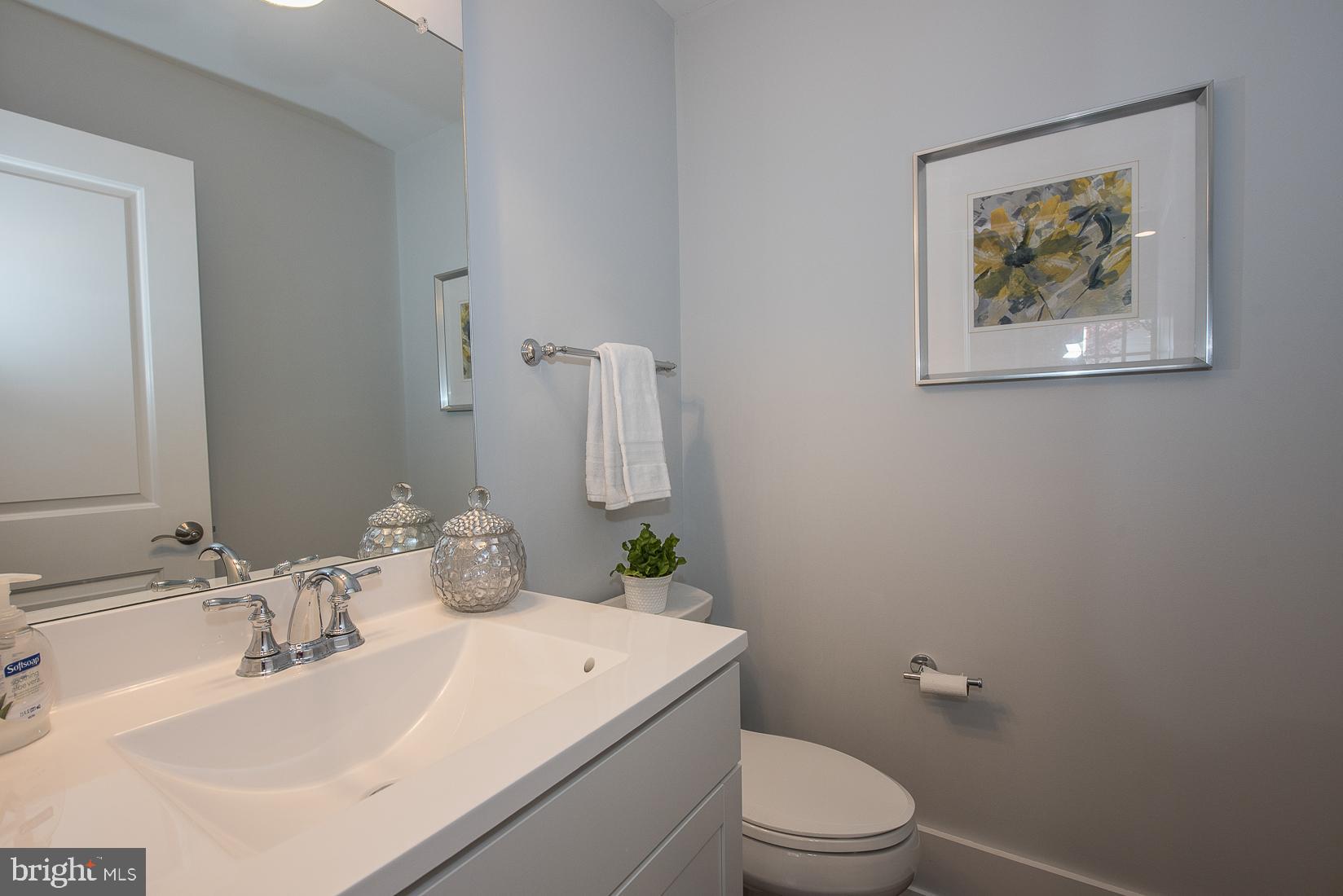 432 School Lane Wayne, PA 19087 - Photo 14 of 41 Powder room