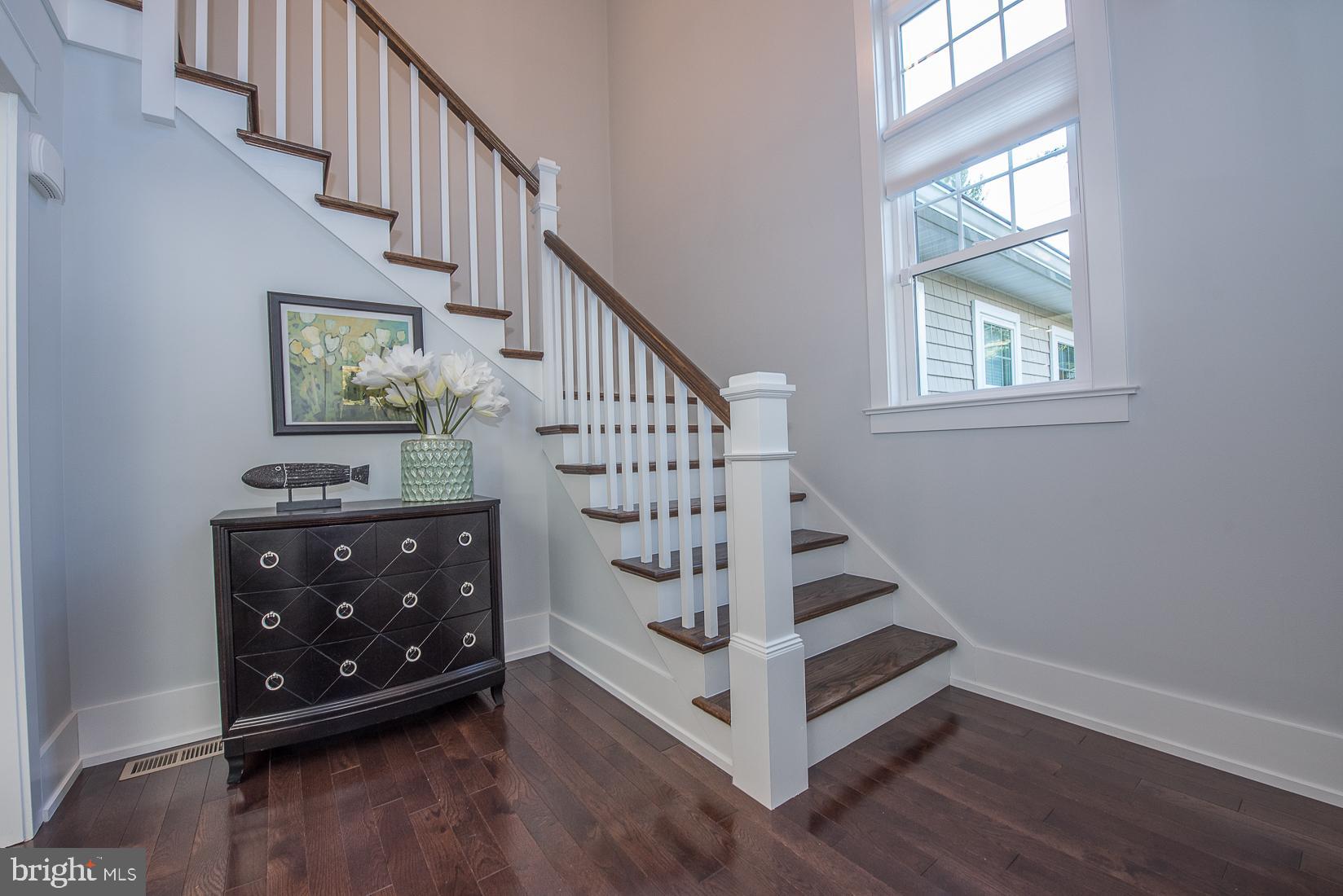 432 School Lane Wayne, PA 19087 - Photo 4 of 41 Two Story Foyer with turned staircase