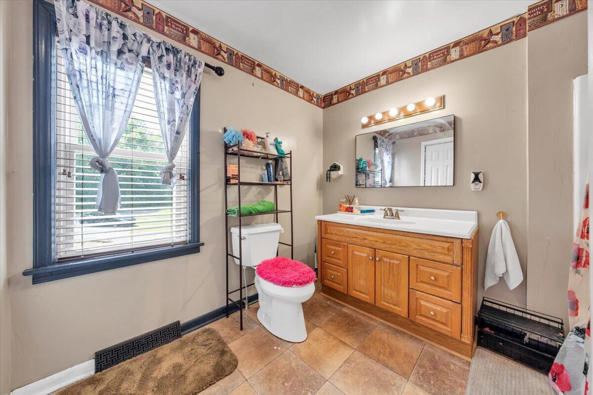 2412 Quarterwood Road Montvale, VA 24122 - Photo 27 of 55 27-MIB09487