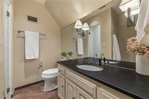 $2,100,000 | 2211 West 69th Terrace, Mission Hills, KS 66208