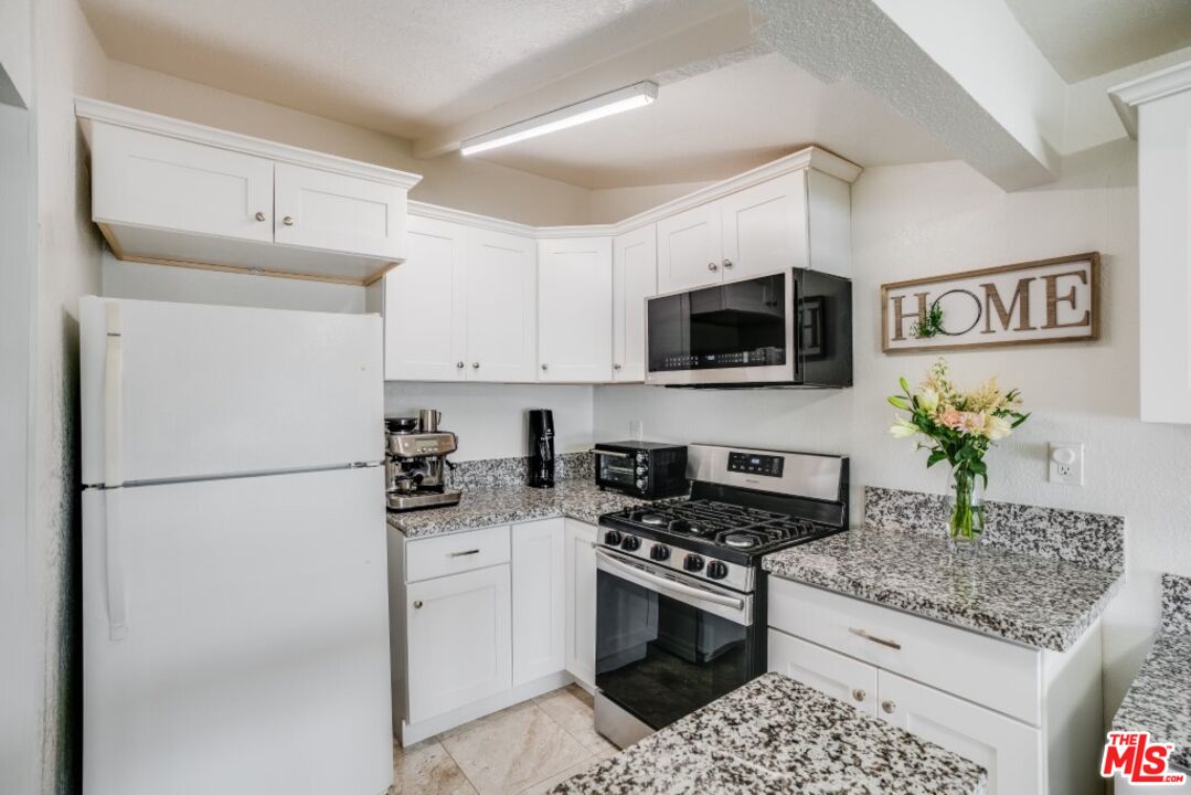 5514 Woodman Avenue Sherman Oaks, CA 91401 - Photo 14 of 34