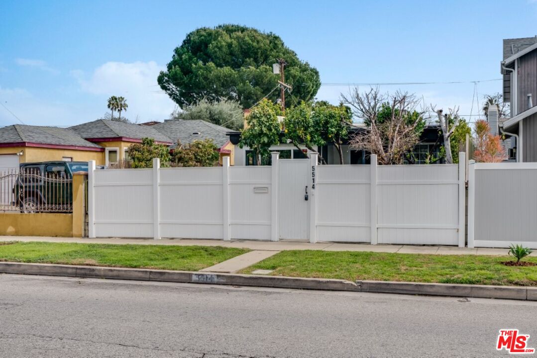 5514 Woodman Avenue Sherman Oaks, CA 91401 - Photo 2 of 34