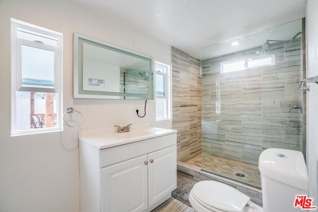 5514 Woodman Avenue Sherman Oaks, CA 91401 - Photo 22 of 34