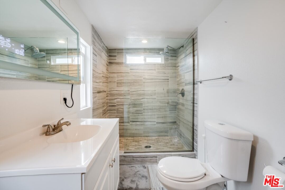 5514 Woodman Avenue Sherman Oaks, CA 91401 - Photo 23 of 34