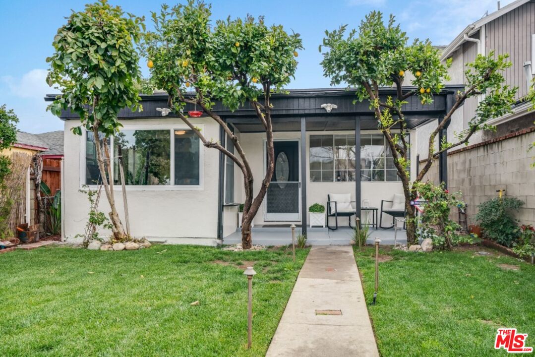 5514 Woodman Avenue Sherman Oaks, CA 91401 - Photo 3 of 34