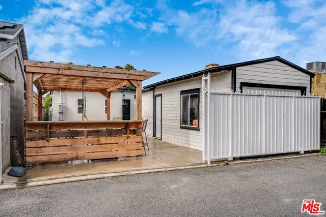 $4,200 | 5514 Woodman Avenue, Sherman Oaks, CA 91401