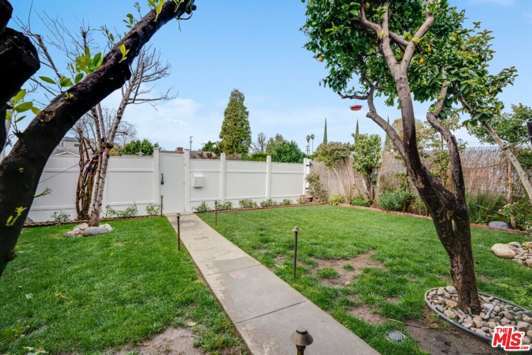 5514 Woodman Avenue Sherman Oaks, CA 91401 - Photo 6 of 34