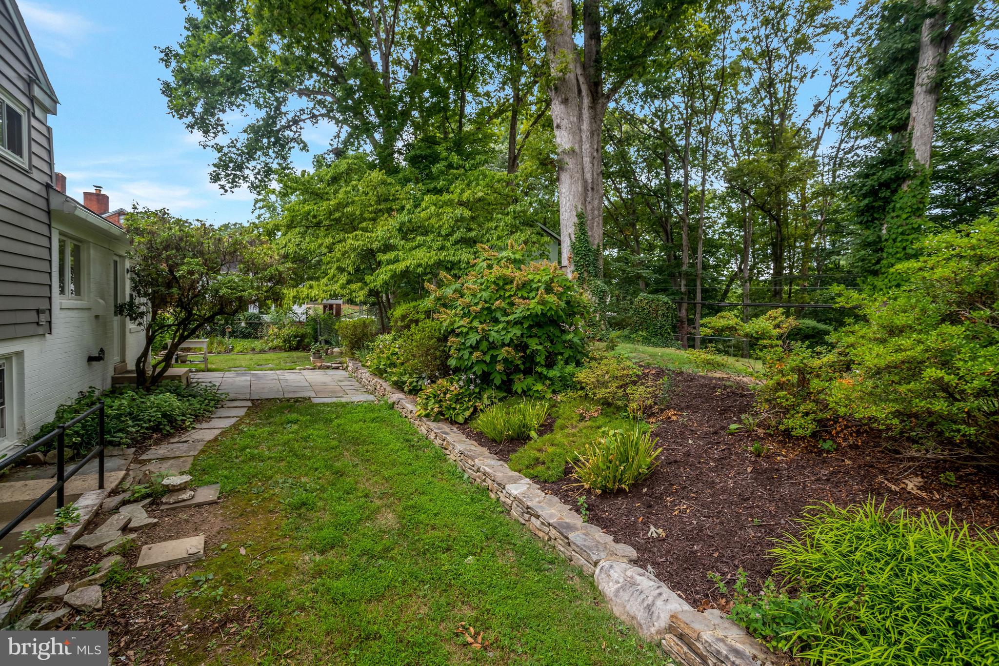7623 Mendota Place Springfield, VA 22150 - Photo 47 of 67 LANDSCAPED YARD