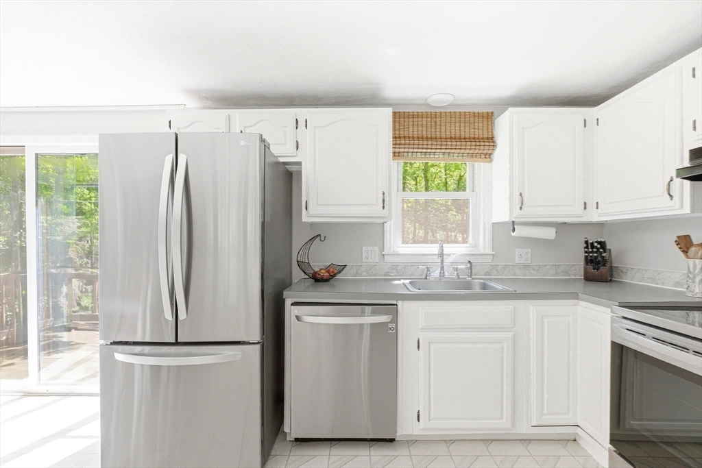 1702 State Road Plymouth, MA 02360 - Photo 11 of 28 Gallery Image 11